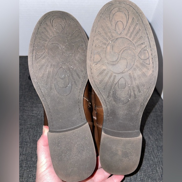 Nine West - Brown Boots with Black Top - Size 7.5 - Picture 4 of 11